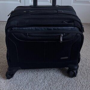 Samsonite Carry-on Flight Crew5 Horizontal Rolling Overnighter